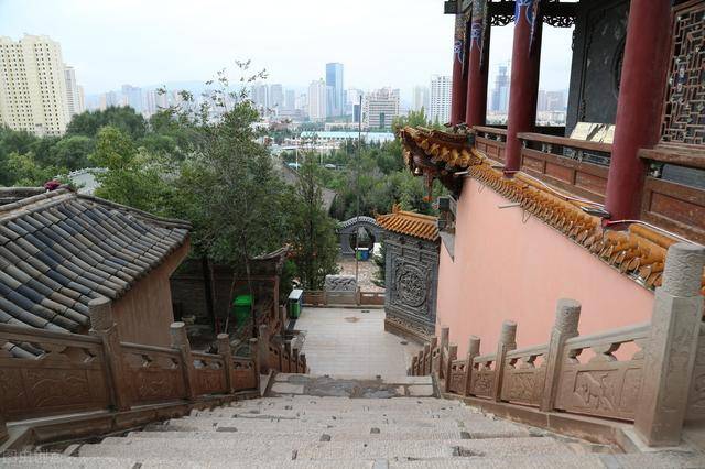 西宁北禅寺,古老的悬空寺,距今已有2000多年的历史