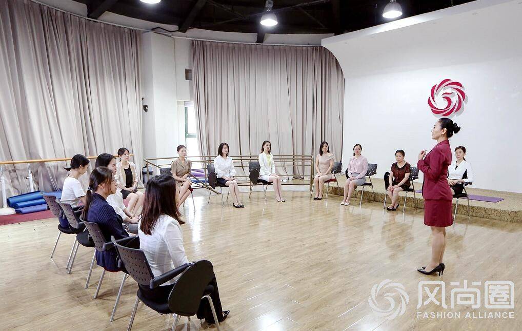 
二三线礼仪培训班如何开展事情,加上形体内容 更接地气【雅博体育首页】(图2)
