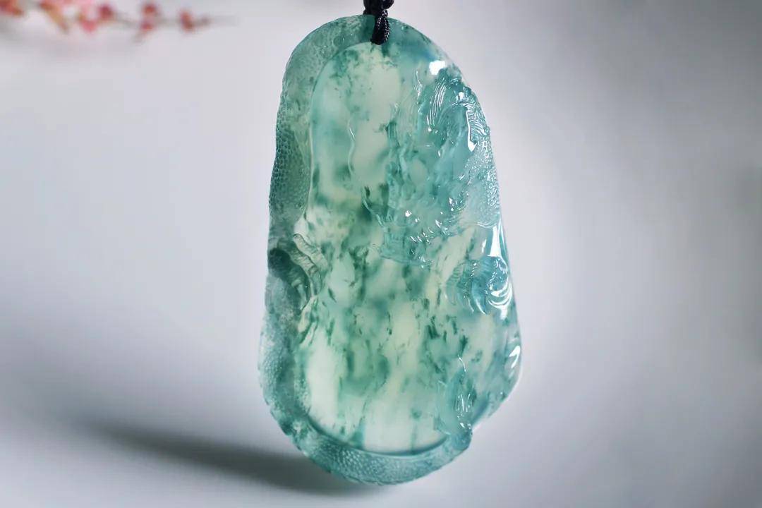 翡翠|裸石 or 镶嵌谁才是你的最爱？别着急，看完再下结论~