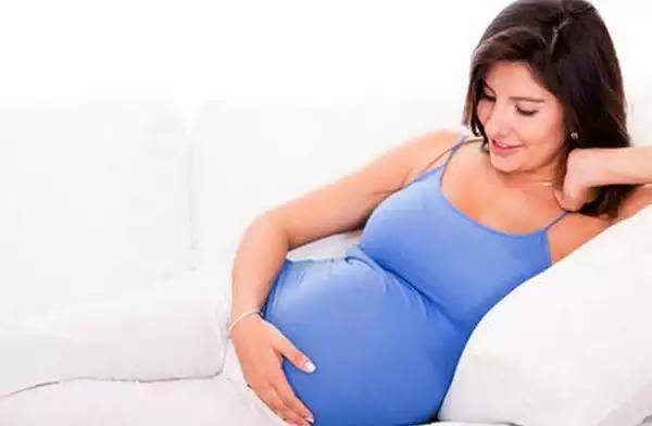 孕28周胎儿晚上胎动频繁，多半因为三点，孕妈搞清楚，别瞎紧张