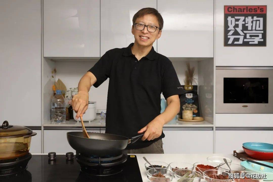直播|张朝阳首次“吃播”秀厨艺：一场大佬变身“生活家”的真实呈现