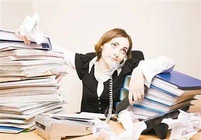 文秘,办公室管理人员,从事这些职业的女性,通常比较较真,工作压力较大