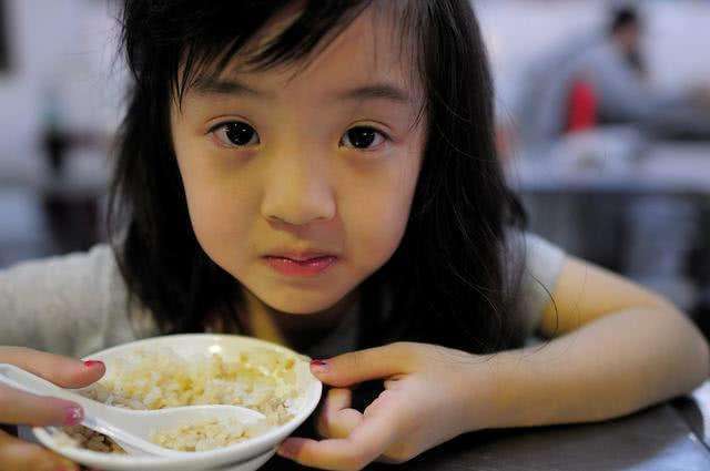 孩子|四个解决办法进来学孩子是积食还是缺锌？五个表现一目了然