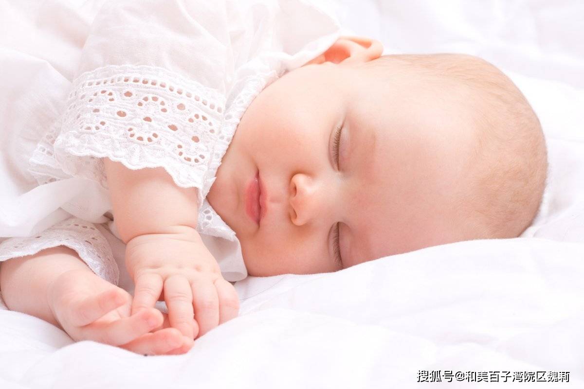 婴儿|家长们轻松宝宝聪明健康成长这样陪伴0-1岁的宝宝