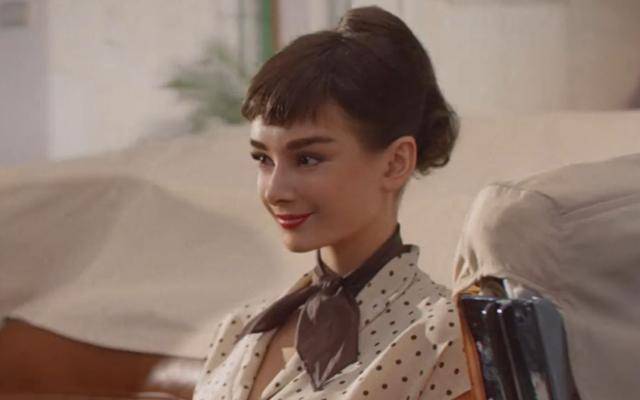 经典|被无数男人深爱，今成一代经典，奥黛丽赫本原来是这样的女人？