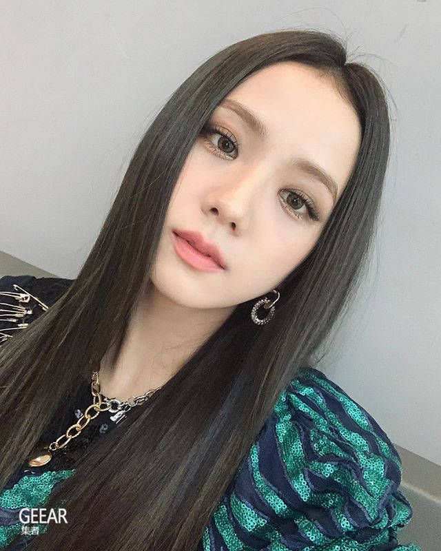 Ins|Jisoo最爱润唇膏，原来是Ins上大热的这款！