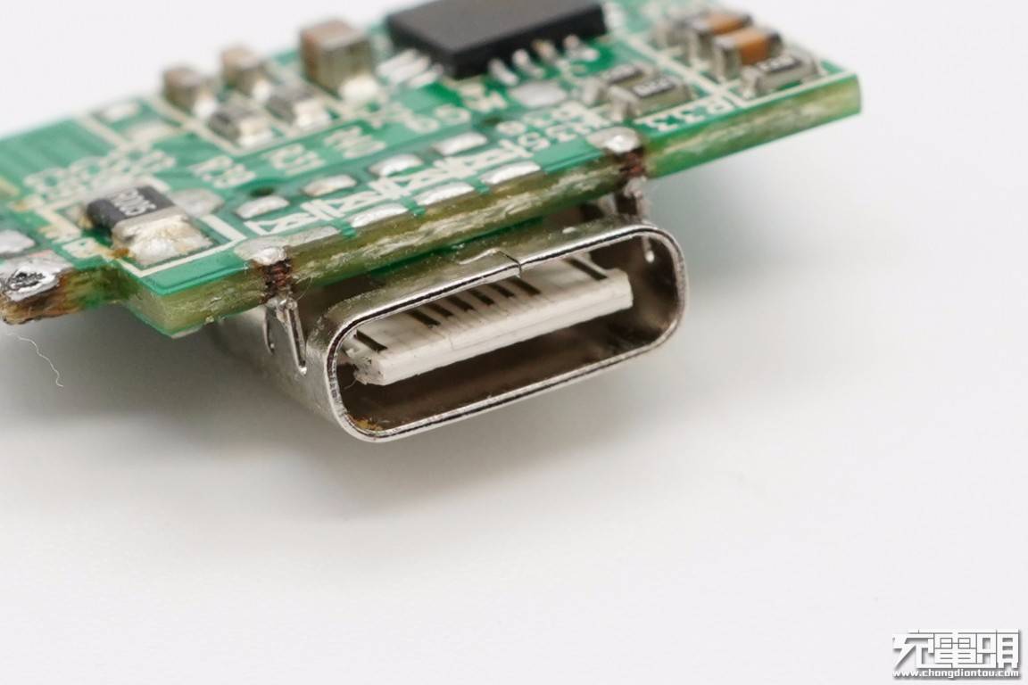 测评盘点|拆解报告：ROCK洛克65W USB PD氮化镓快充充电器