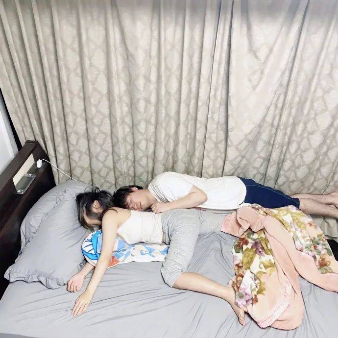 感觉|夏日女友睡相