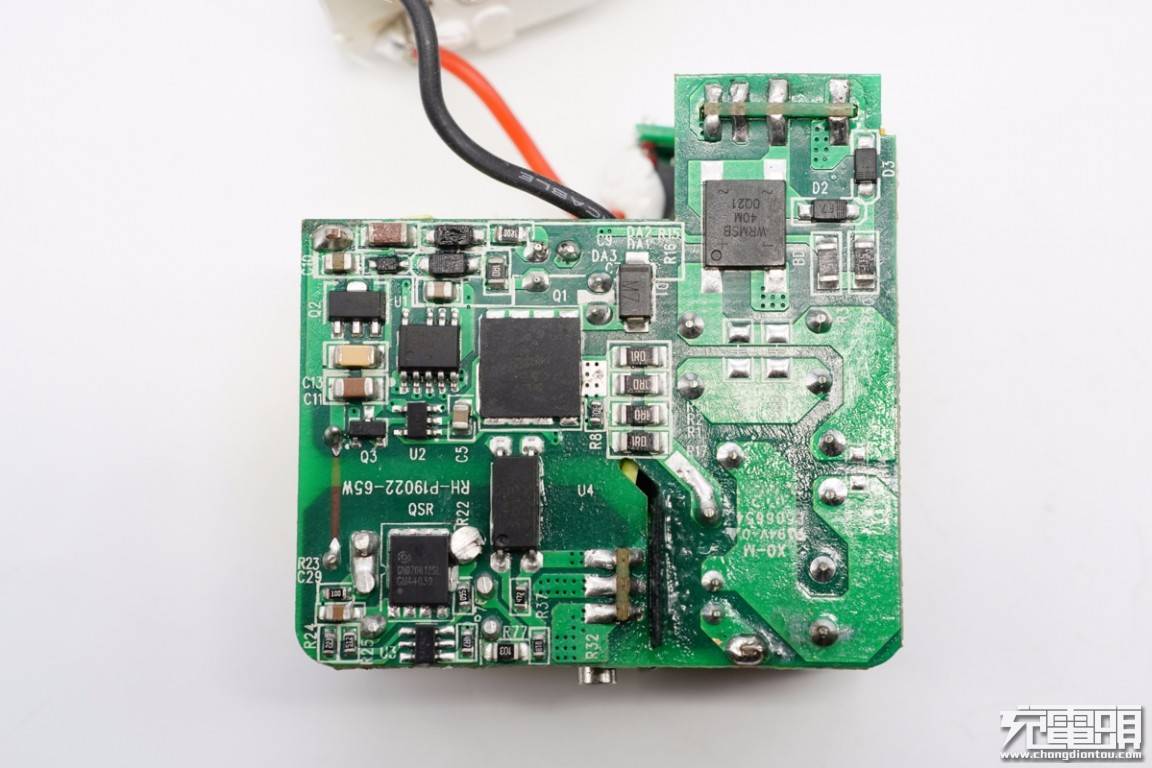 测评盘点|拆解报告：ROCK洛克65W USB PD氮化镓快充充电器