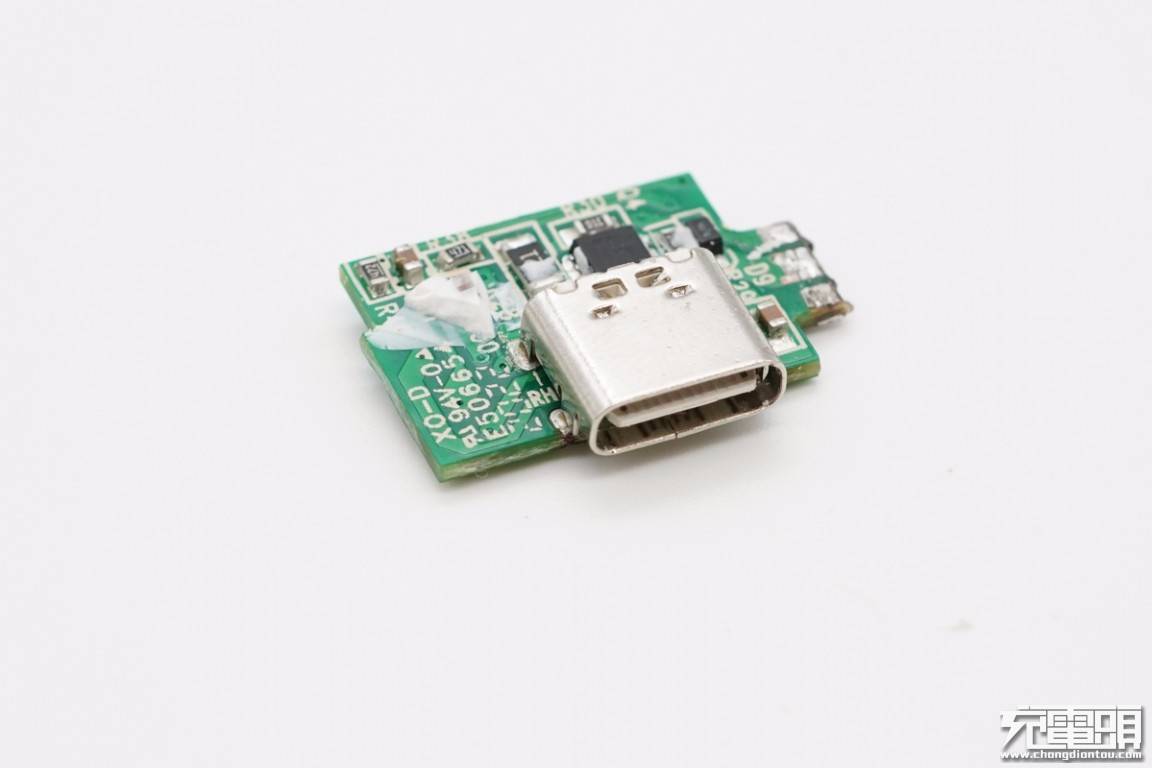 测评盘点|拆解报告：ROCK洛克65W USB PD氮化镓快充充电器