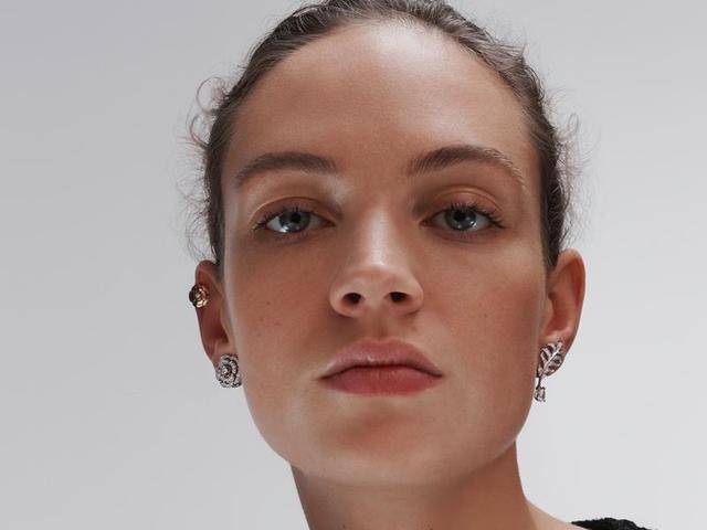 耳环|女人只要三副首饰就够了，行家才懂的可转换式珠宝混搭佩戴攻略