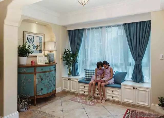 飘窗是否可以直接做书桌 522dbb8c48cc4a9a809a605772f8c663.jpeg