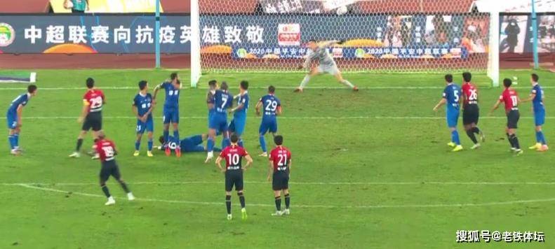 怎么带球进球 75423de0476b443496d1f21f1c85a5dc.jpeg
