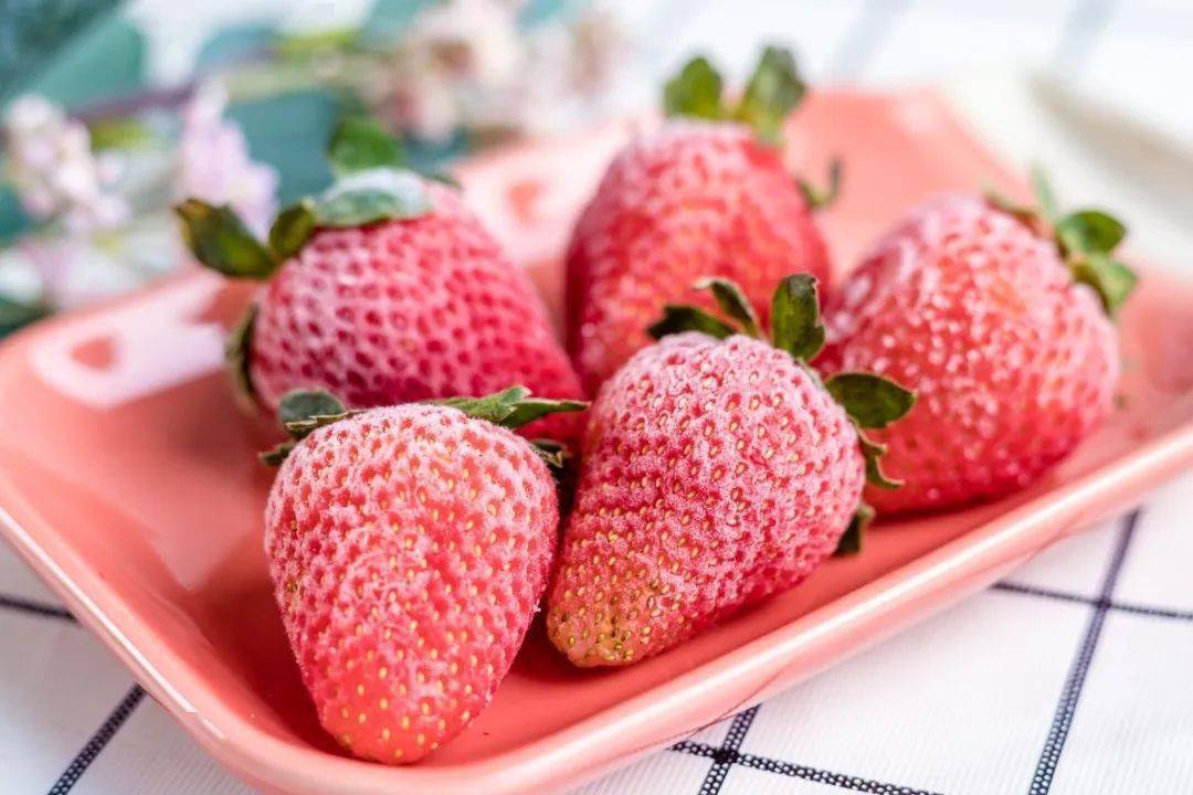 炎热夏季,万物皆可冻,水果冻着吃,好吃停不了! 炎热夏季,万物皆可冻,水果冻着吃,好吃停不了!