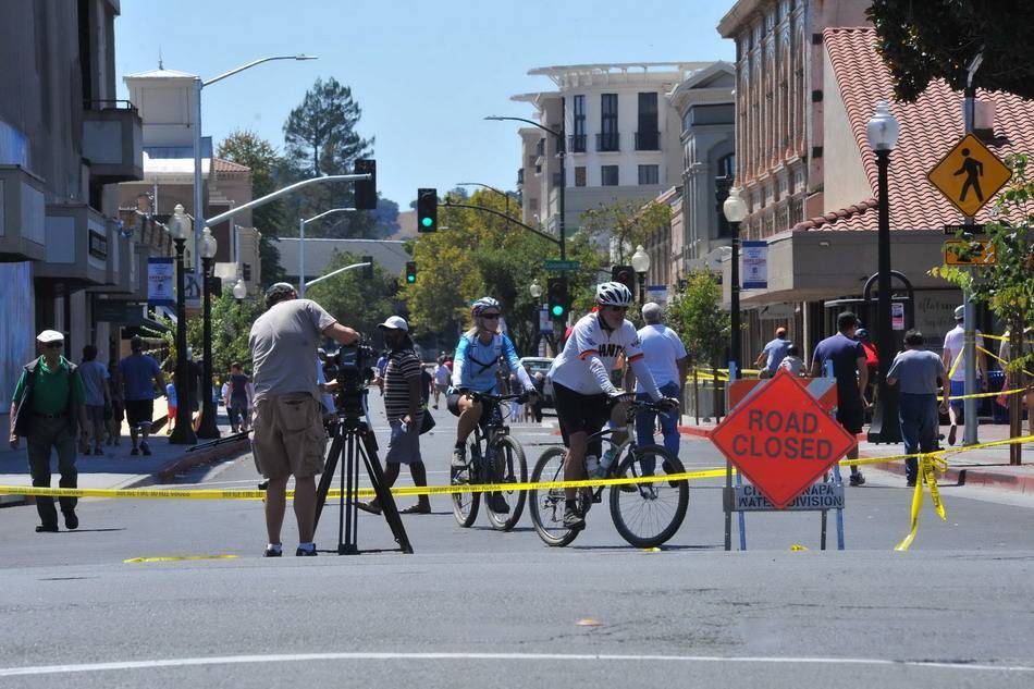 旧金山湾区2020年GDP_旧金山金门大桥图片