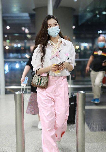 宋妍霏开撕张一山？怒斥对方是渣男？其助理手