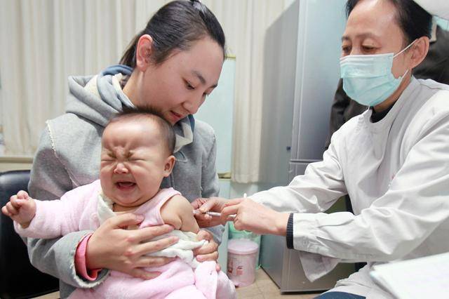 宝宝|这三个打针“搞笑”场面，你见过吗？打预防针是宝宝的“噩梦”