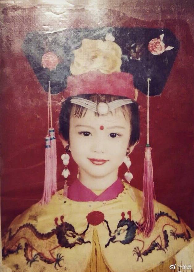 被黑“整容失败”？金晨霸气回应歪嘴，天生丽