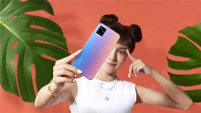 照片|vivo S7首销斩获多平台销冠 详解这款新机为何独得LISA喜爱