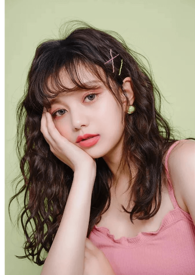 漫画|拥有漫画脸是什么体验？程潇好惊艳，杨超越被赞“会呼吸的芭比”