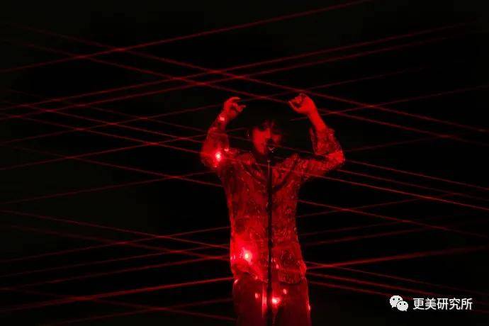 伸缩|蔡徐坤的下巴会自动伸缩？！这是do脸实锤了？