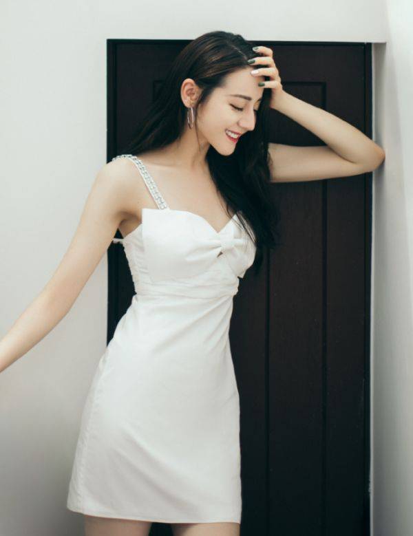 疲态|热巴活动生图被疯传，一脸疲态如老阿姨，粉丝该承认现实了