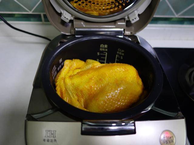 电饭煲能煮熟整只鸡吗 4da6965deb774dcfad35076e206e2029.jpeg