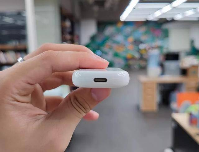 充电|OPPO还没发售的饼干充电头，能做到50W快充吗？