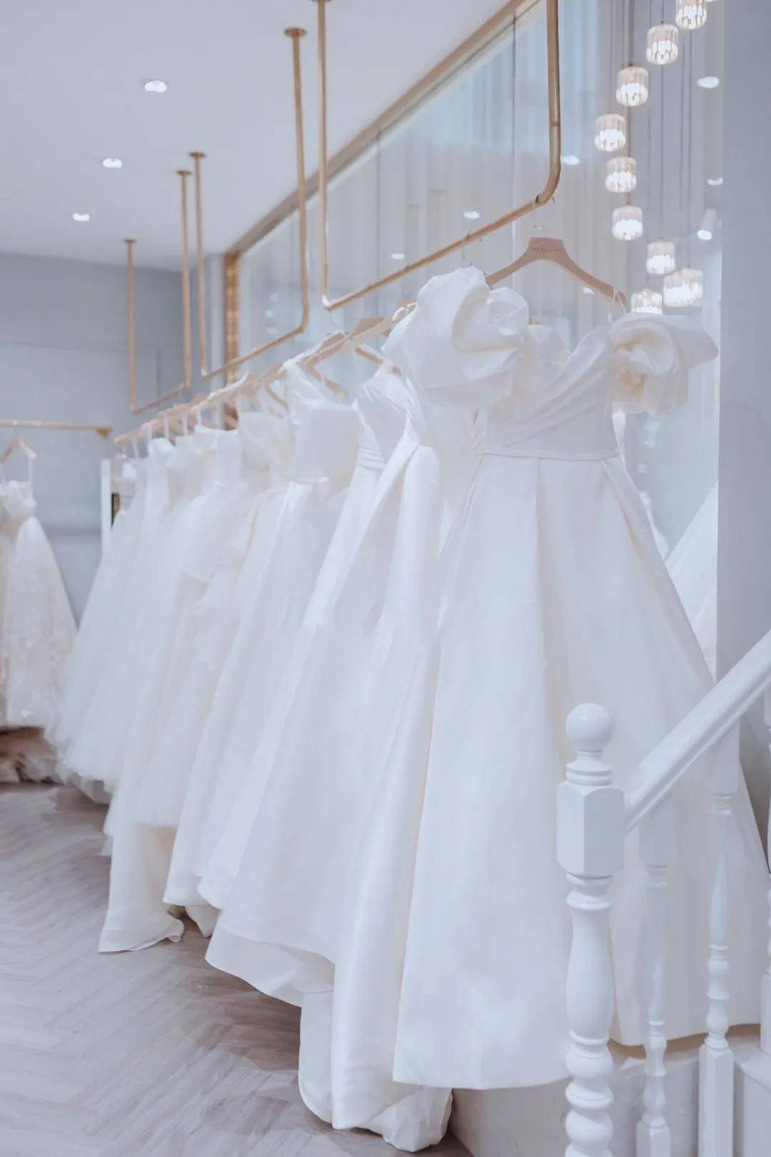 500㎡展厅，60多个婚纱品牌，她把全世界绝美的婚纱都搬到了这里！