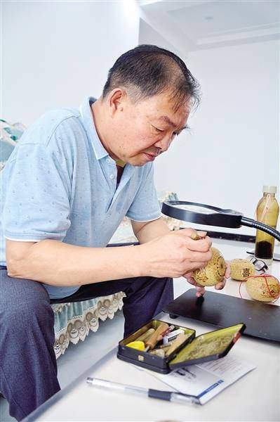 葫芦|汴梁人物|葫芦雕刻大师平顺向郭仲隗纪念馆捐赠作品