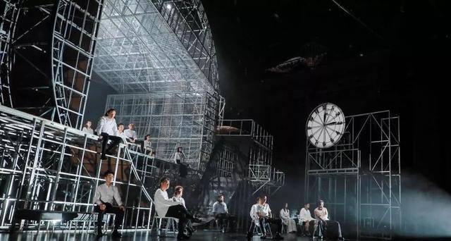 孟京辉|孟京辉话剧《茶馆》演出过程中，被观众砸场子事件始末