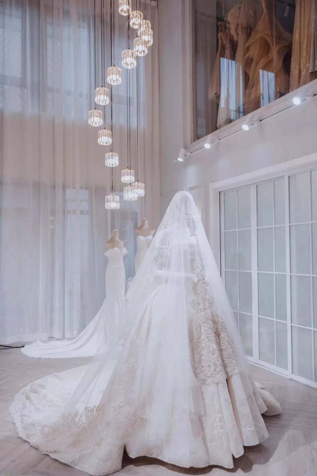 500㎡展厅，60多个婚纱品牌，她把全世界绝美的婚纱都搬到了这里！