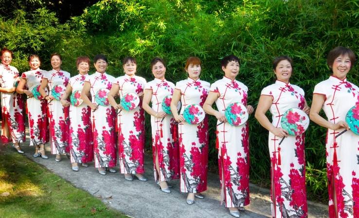 韵味|50岁的胖妈妈想穿旗袍？看准这几点，就算胖也照样“韵味足”