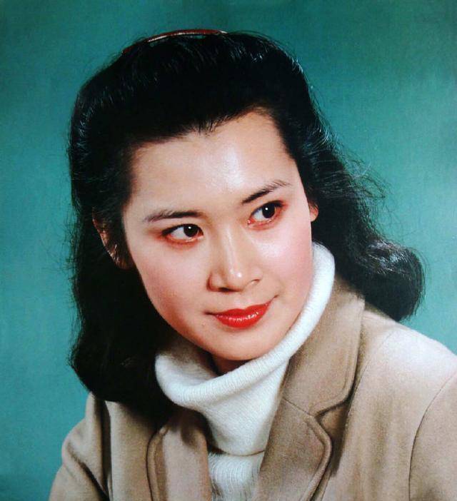 80年代40位女明星美图,个个美丽动人,展现了80年代的时尚风采