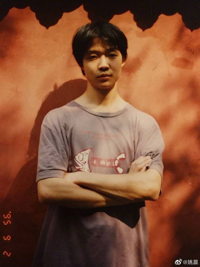 姚晨发文为老公庆生,晒曹郁年轻时帅照动情表白