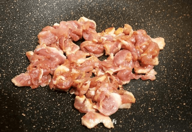 肥肠配什么菜解腻 8c4ca2decb754ff58213902dfa359f16.png