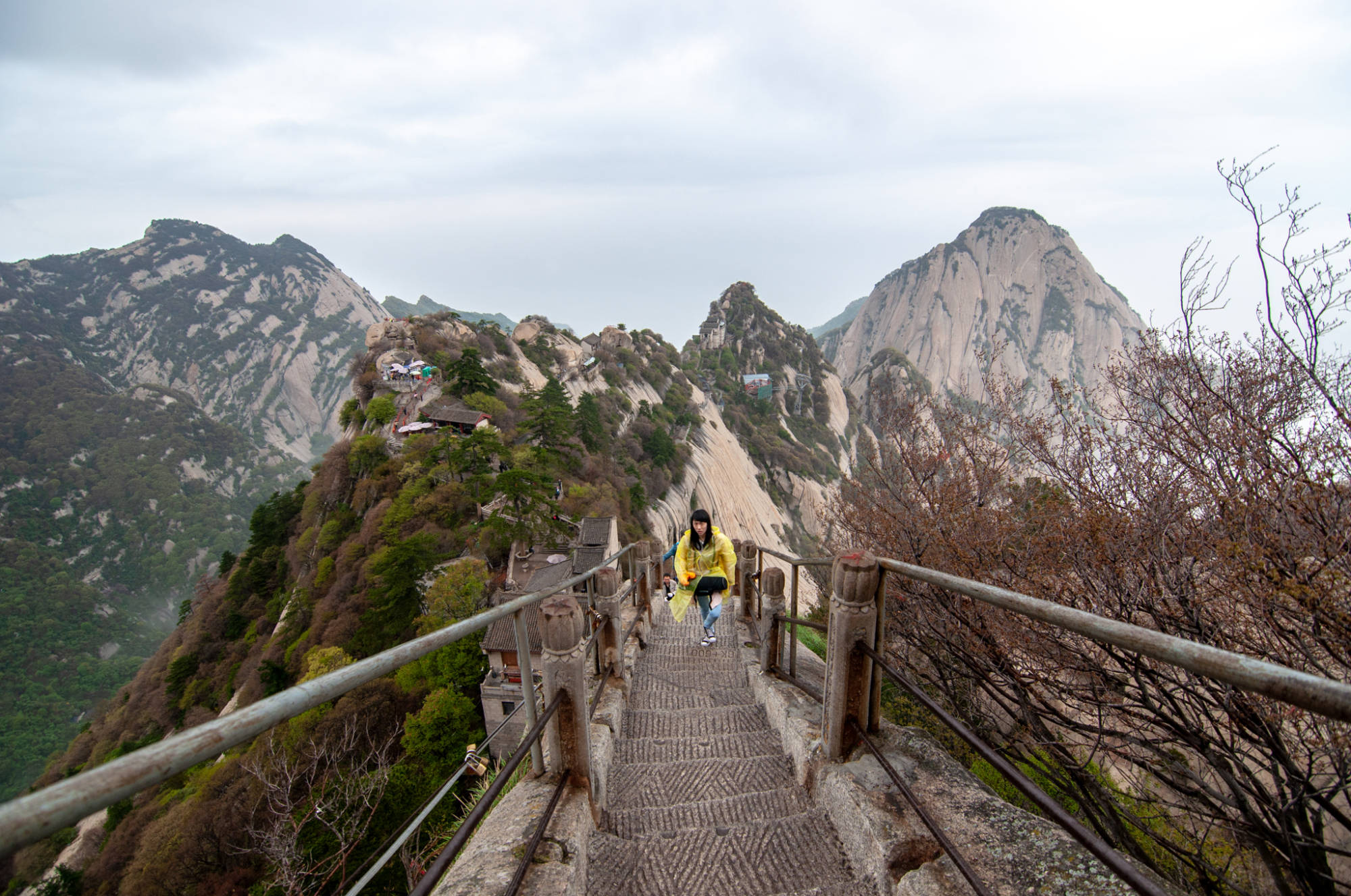 奇险天下第一山是什么山