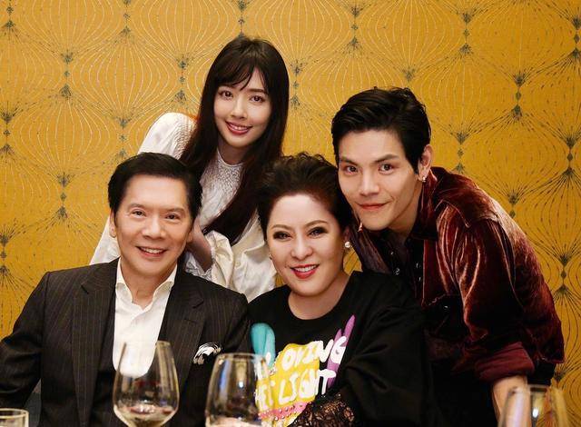 急救|原创向太自曝心梗住院急救,ICU医生随时待命,住院一个多月才回家