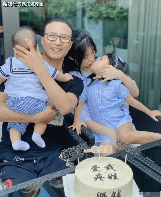 视频|原创汪峰大女儿晒舞蹈视频，位居C位嘻哈范十足，这是为出道做准备？