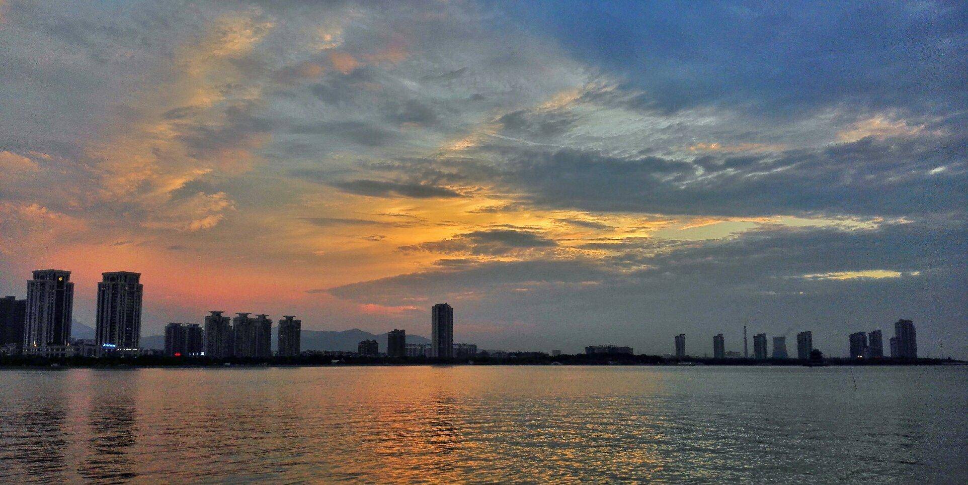 全国经济总量前一百的地级市_建国一百周年手抄报(3)