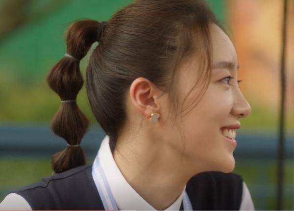 顾佳|林绿茶最保守许放炮手表价百万!三十而已穿搭小心机你读懂了吗?