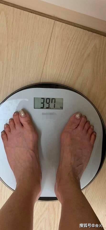 38岁女星曾暴瘦至39公斤，10月内孤身冻卵3次，耗60万身心俱疲