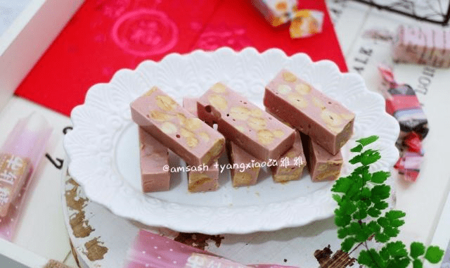 简单又好做的甜食 83fc06dc9f474539af9804e0539de06f.png