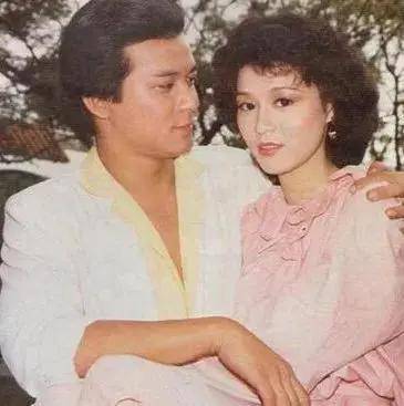 母之痛|原创三十而立的黄芷晴，沉浸失母之痛，被爸爸黄日华爱进骨子里