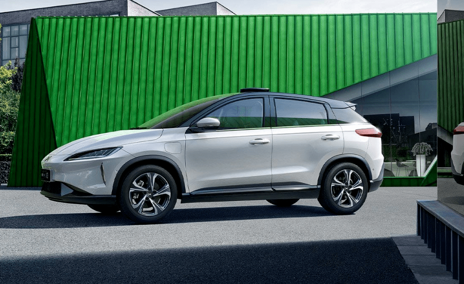 特斯拉|“中国新造车三巨头”即将齐聚美股，能摆脱“苦逼”命运吗？