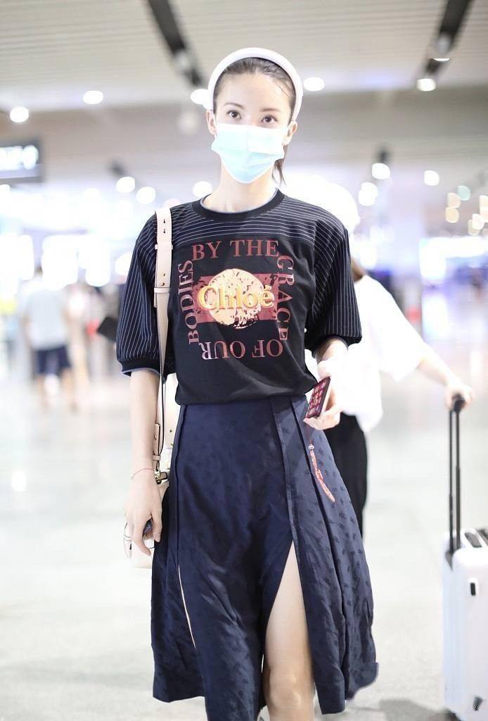 拜虞书|拜虞书欣所赐,这4款复古发饰全火了,戚薇郑爽戴上后嫩回18岁