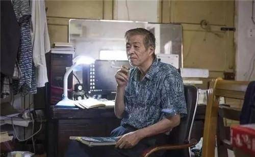 原创72岁日本老头，不会说中文却选择留在武汉，把遗产留给了中国员工