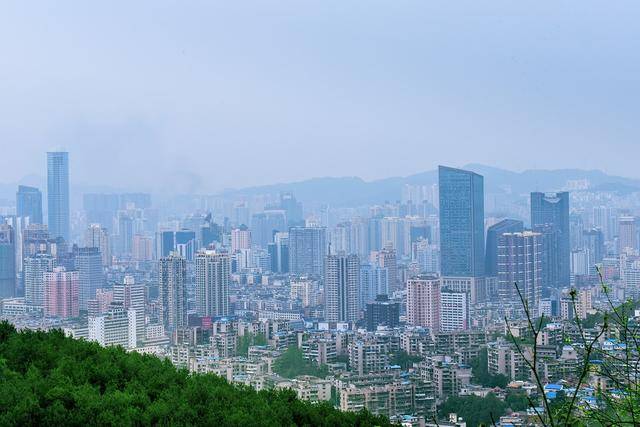 安顺gdp2020_贵州安顺苗族姑娘照片