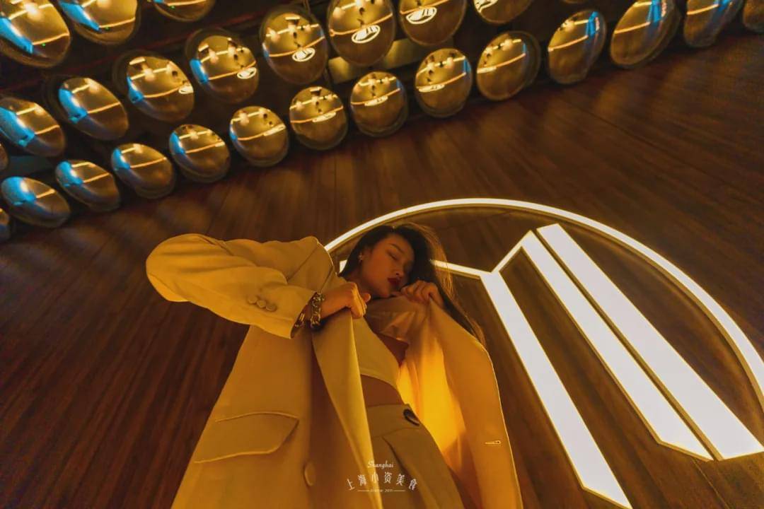 赛博|24H不打烊，赛博朋克复合咖啡空间太时髦！