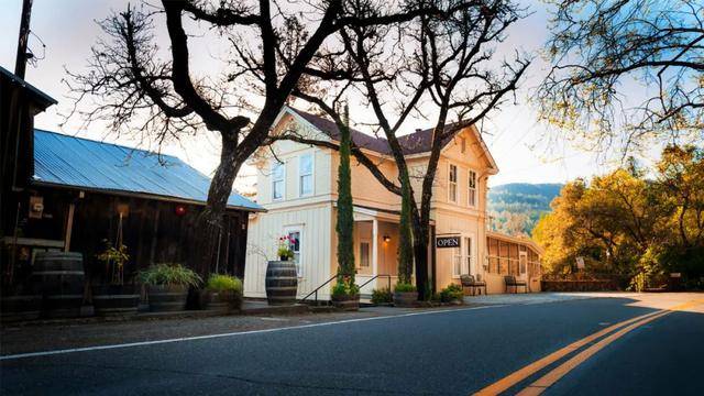 加州因大火进入紧急状态 诸多酒厂葡萄园受威胁